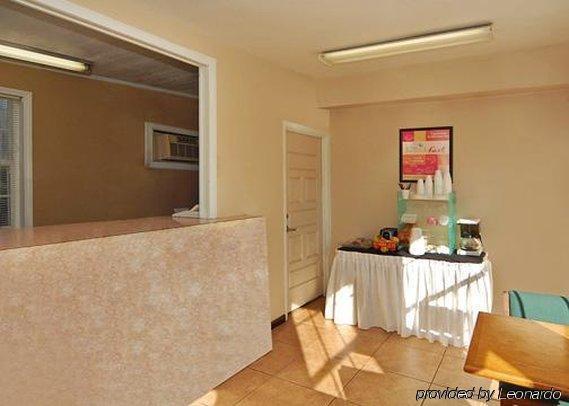 Econo Lodge Tallahassee Near Capital -University Interior photo